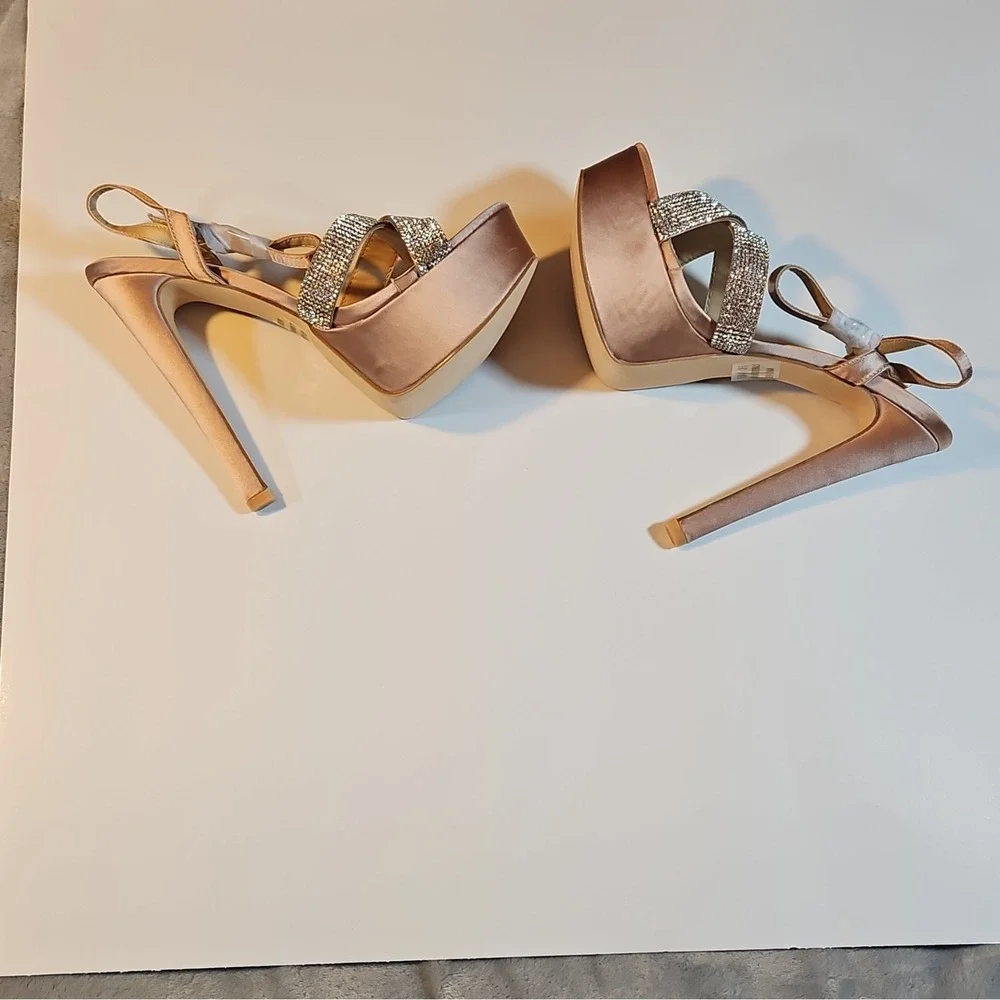 Cathy Jean Champagne Synthetic Rhinestone Strappy Platform Stiletto Open Toe 8.5